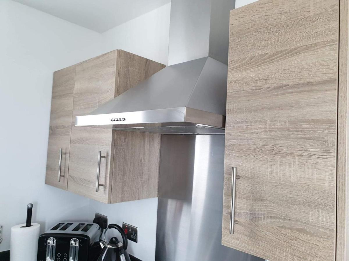 Modern Apartment With Stunning Sea View ويستون سوبر مير المظهر الخارجي الصورة