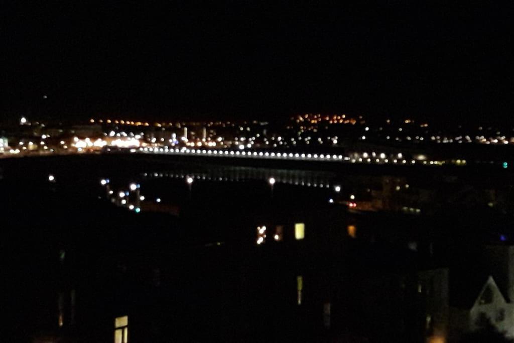 Modern Apartment With Stunning Sea View ويستون سوبر مير المظهر الخارجي الصورة